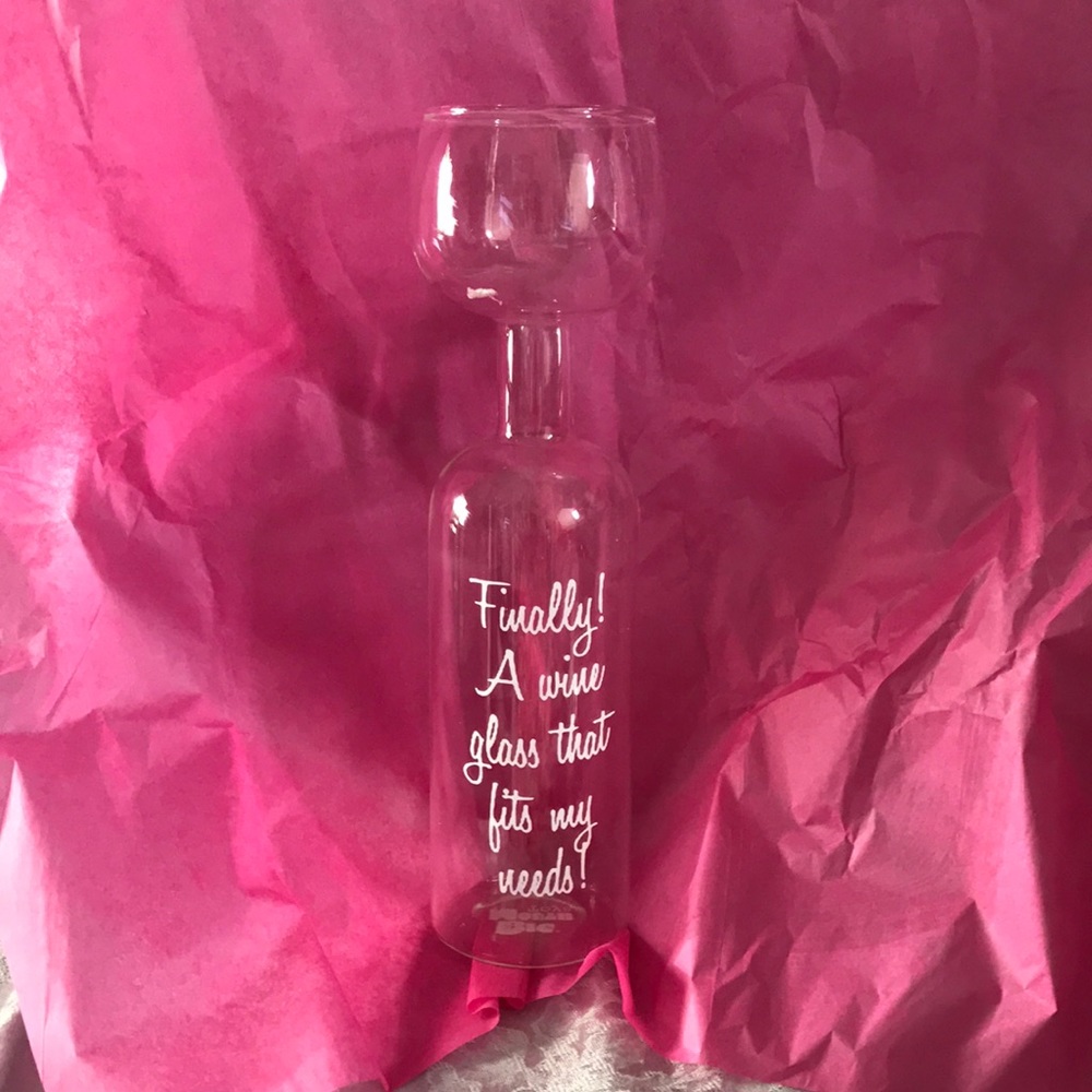 Wine bottle glass holds 750 ml